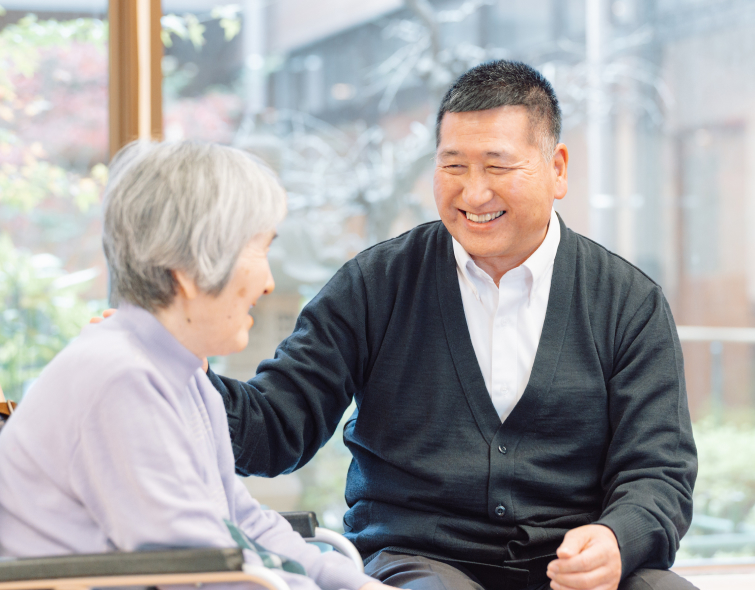 施設長　内冨 昭