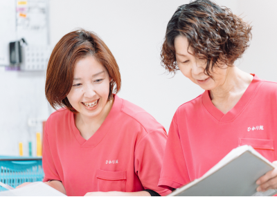 スタッフの働く様子