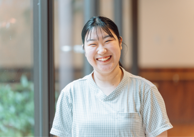 スタッフの働く様子