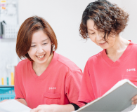 スタッフの働く様子