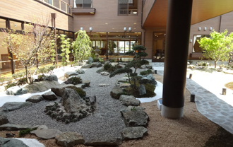 特養